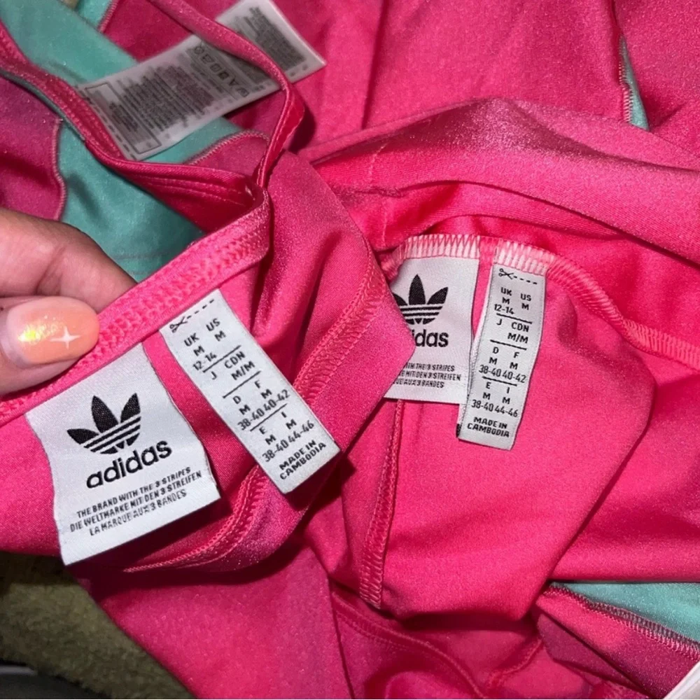 Set - Picture 2 of 2